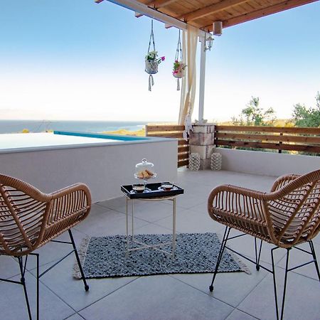 Georgianna'S Suite With Private Pool , 'Greysuite' Kompoi Екстер'єр фото
