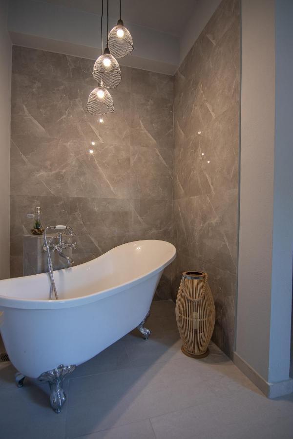 Georgianna'S Suite With Private Pool , 'Greysuite' Kompoi Екстер'єр фото