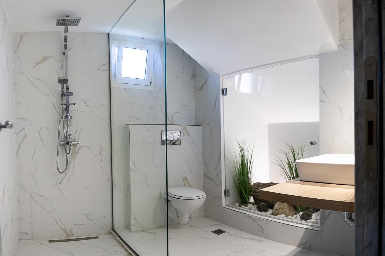 Georgianna'S Suite With Private Pool , 'Greysuite' Kompoi Екстер'єр фото