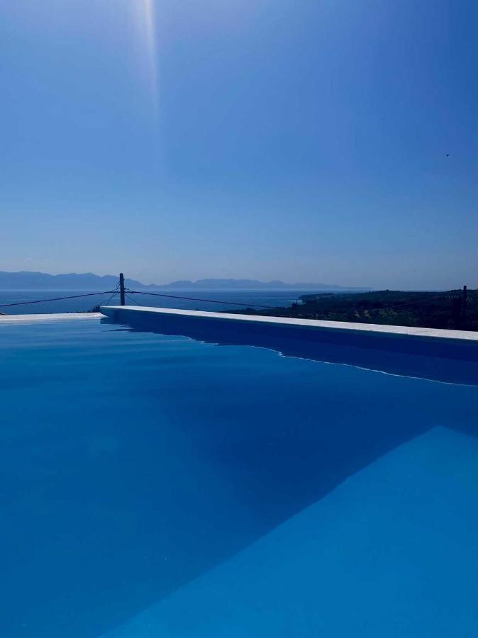 Georgianna'S Suite With Private Pool , 'Greysuite' Kompoi Екстер'єр фото