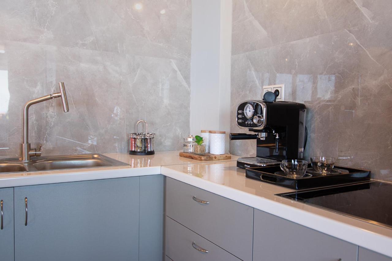 Georgianna'S Suite With Private Pool , 'Greysuite' Kompoi Екстер'єр фото