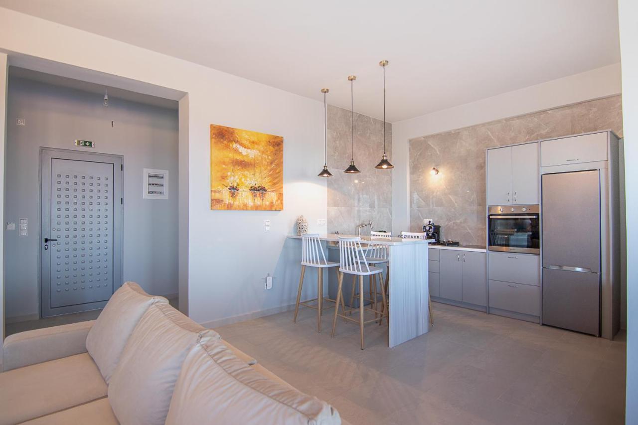 Georgianna'S Suite With Private Pool , 'Greysuite' Kompoi Екстер'єр фото