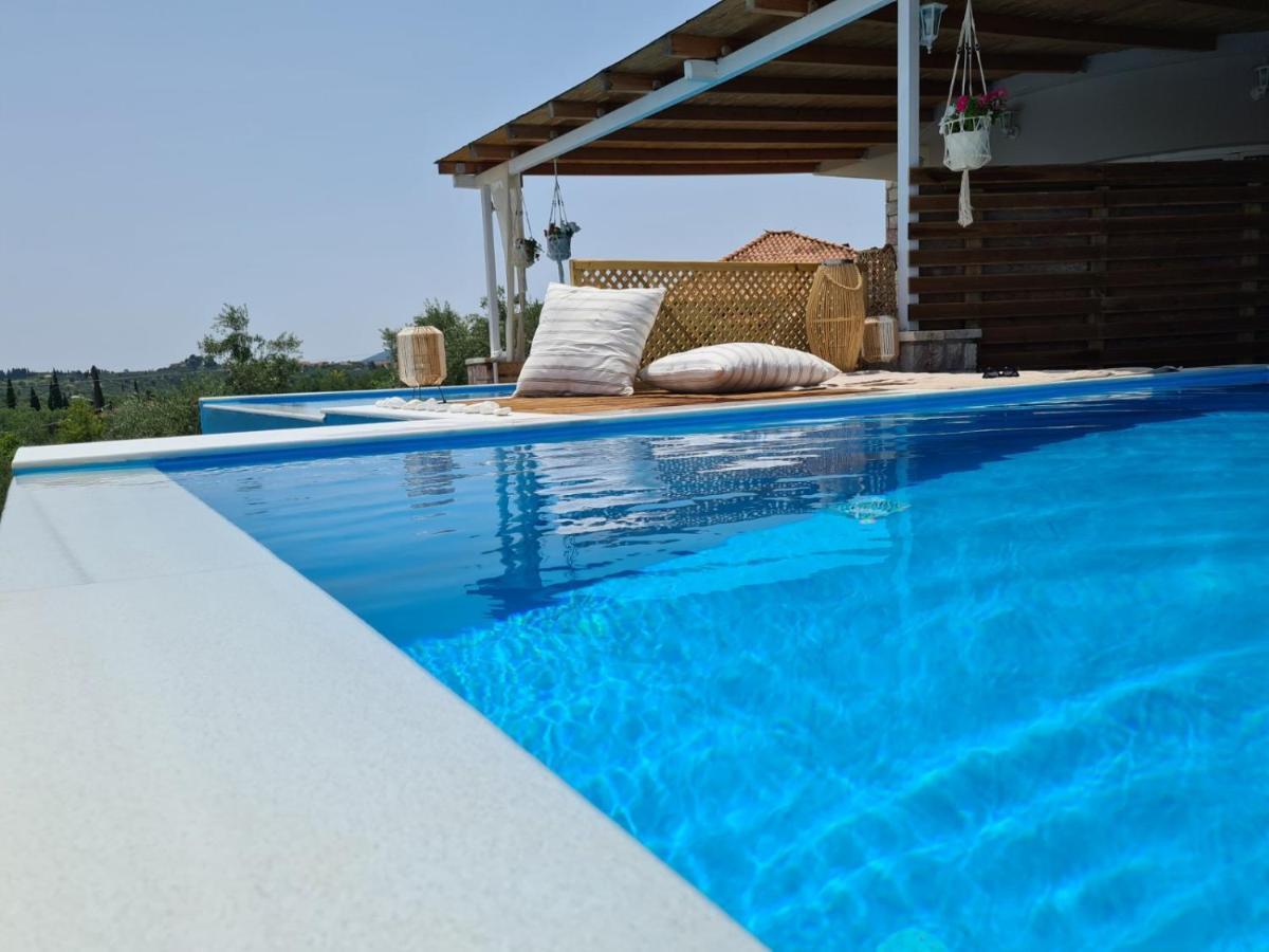 Georgianna'S Suite With Private Pool , 'Greysuite' Kompoi Екстер'єр фото
