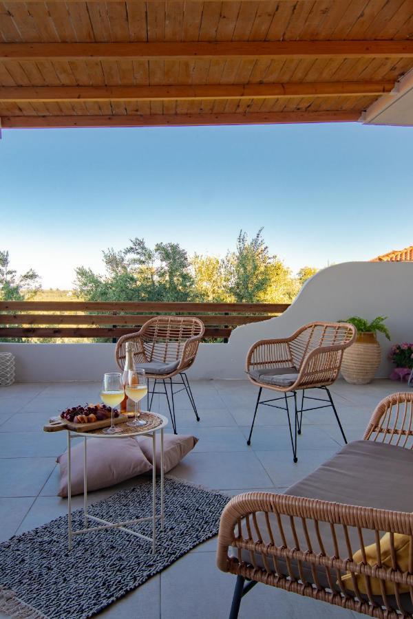 Georgianna'S Suite With Private Pool , 'Greysuite' Kompoi Екстер'єр фото