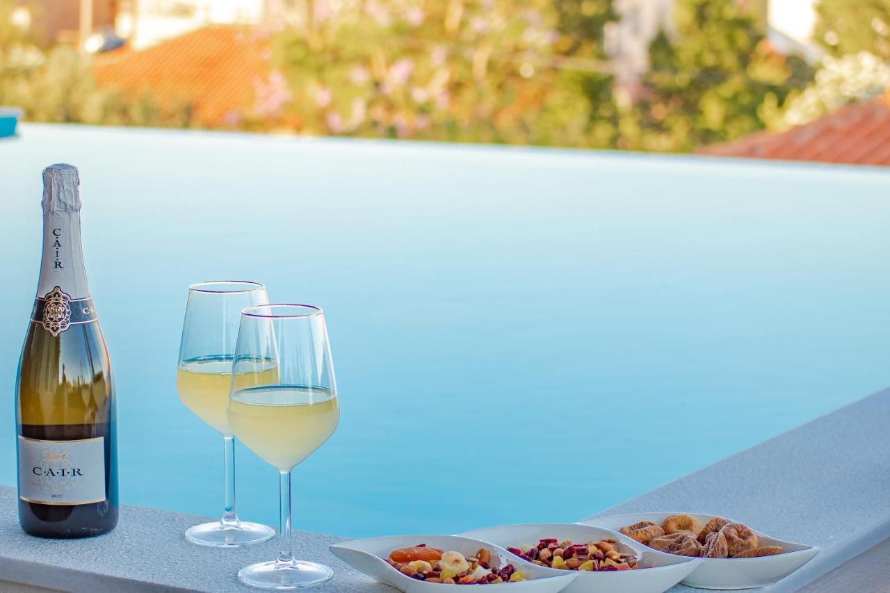 Georgianna'S Suite With Private Pool , 'Greysuite' Kompoi Екстер'єр фото